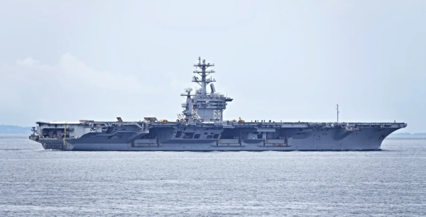 新型股票配资 外媒：中东局势紧张之际，美“尼米兹”号航母驶离南海向西航行