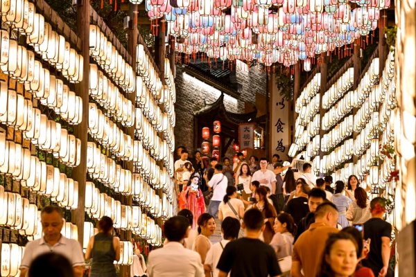北京股票配资网 暑期消费乘“热”而上 夏日经济活力澎湃